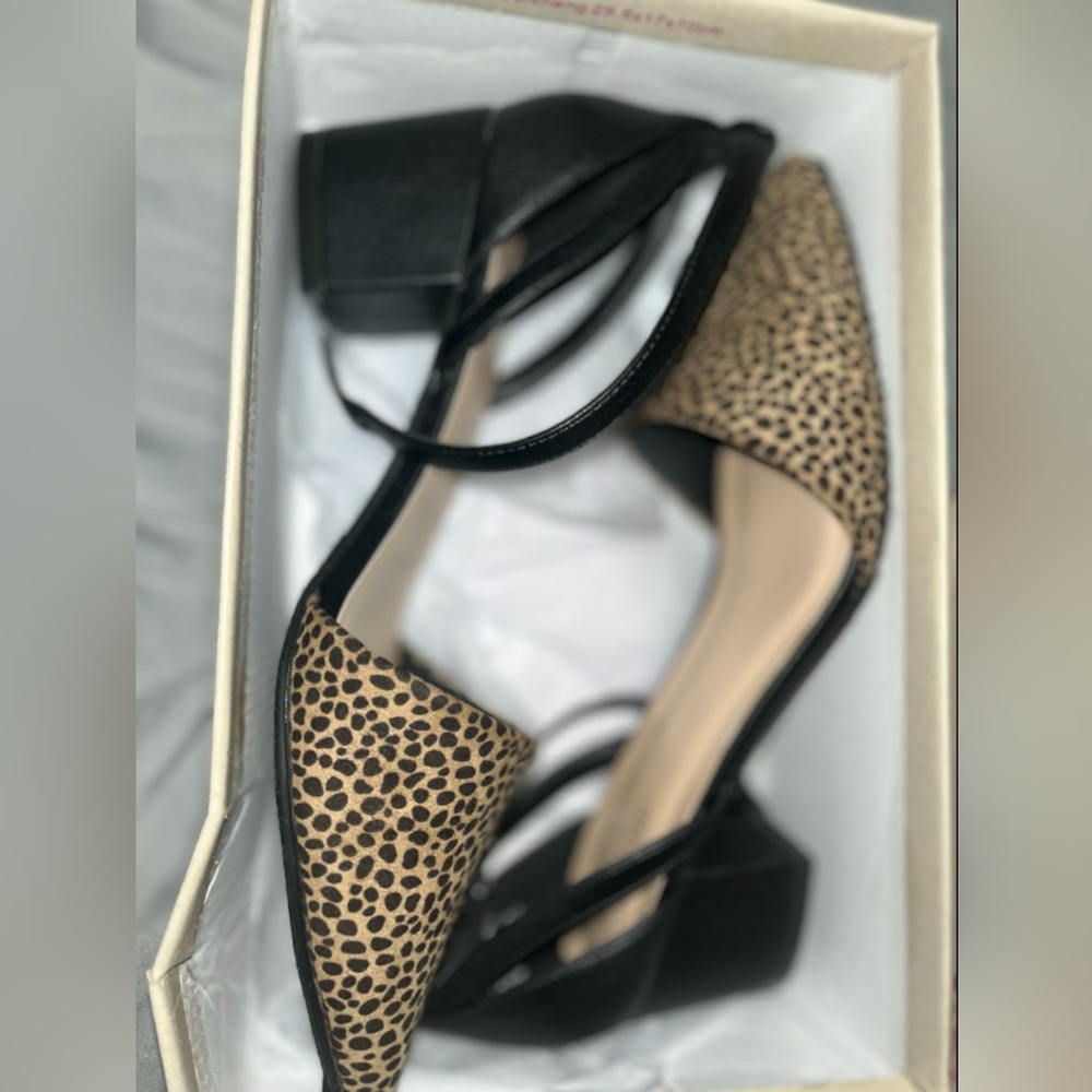 Jessica Cline EUC size 9W cheetah print ankle strap heels